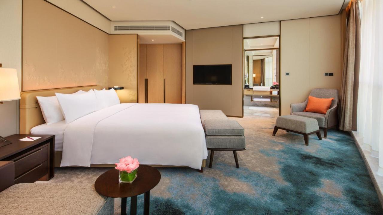 Hotel Crowne Plaza Xiangxi à Fenghuang Extérieur photo