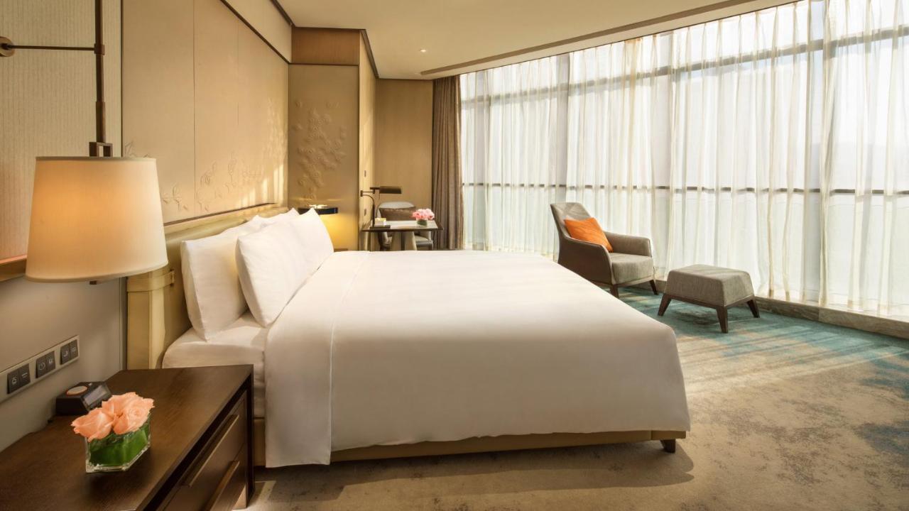 Hotel Crowne Plaza Xiangxi à Fenghuang Extérieur photo