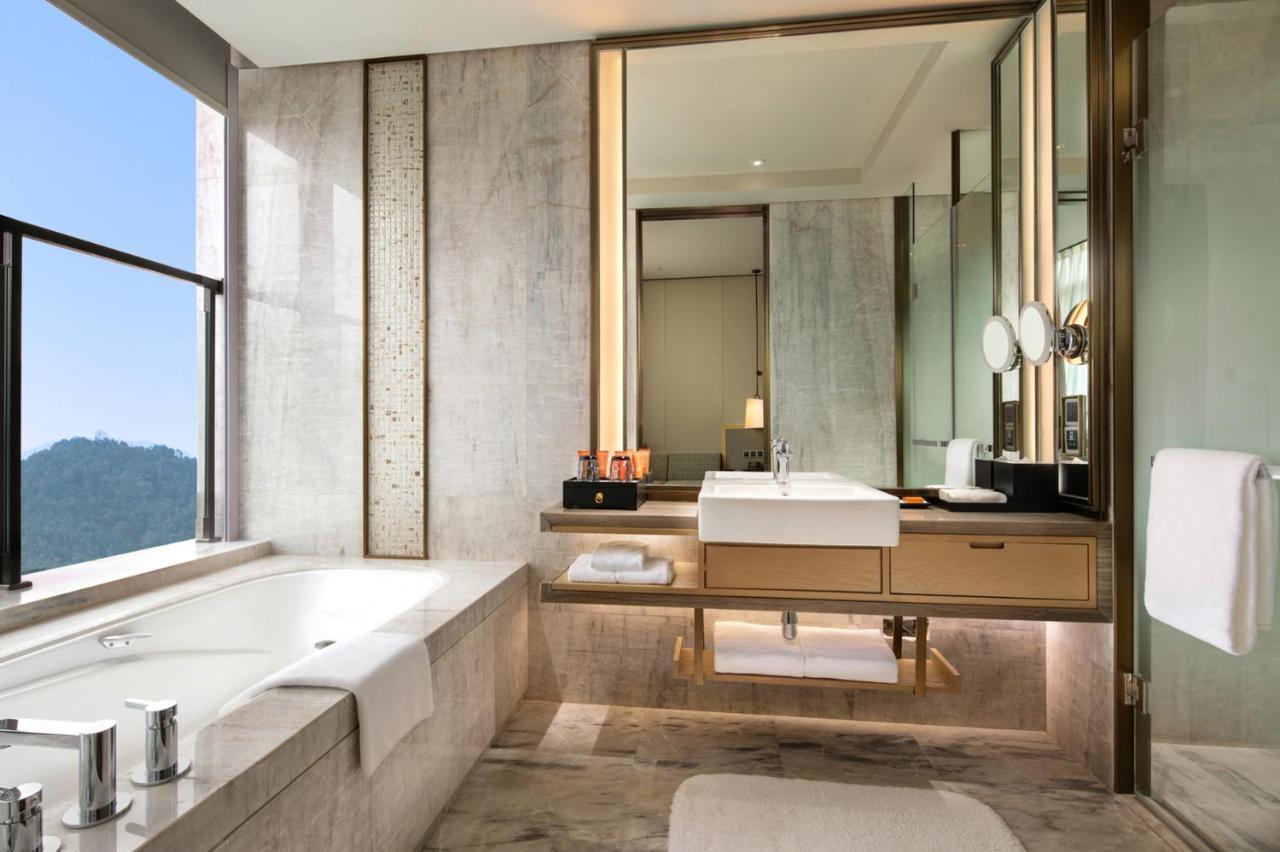 Hotel Crowne Plaza Xiangxi à Fenghuang Extérieur photo